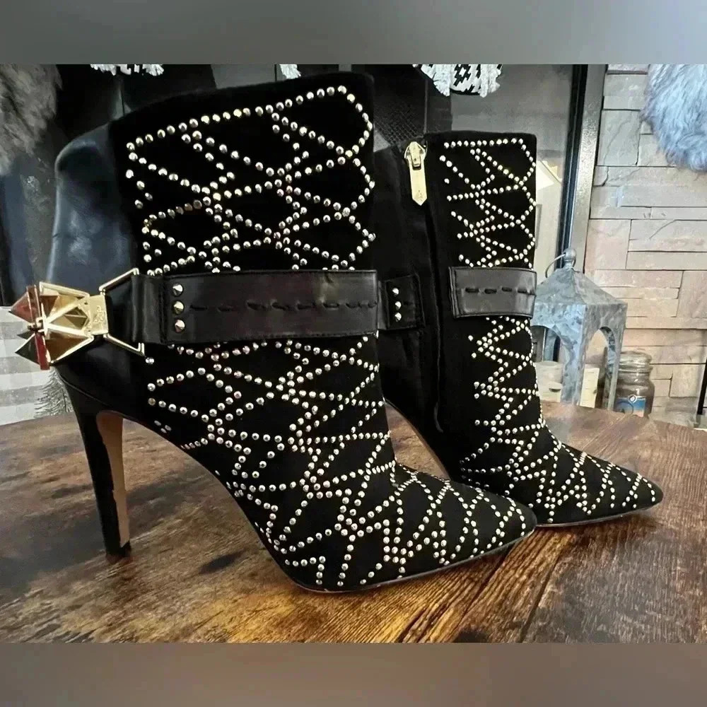 Sam Edelman | ladies Mila studded bootie shoe. Size: 8M